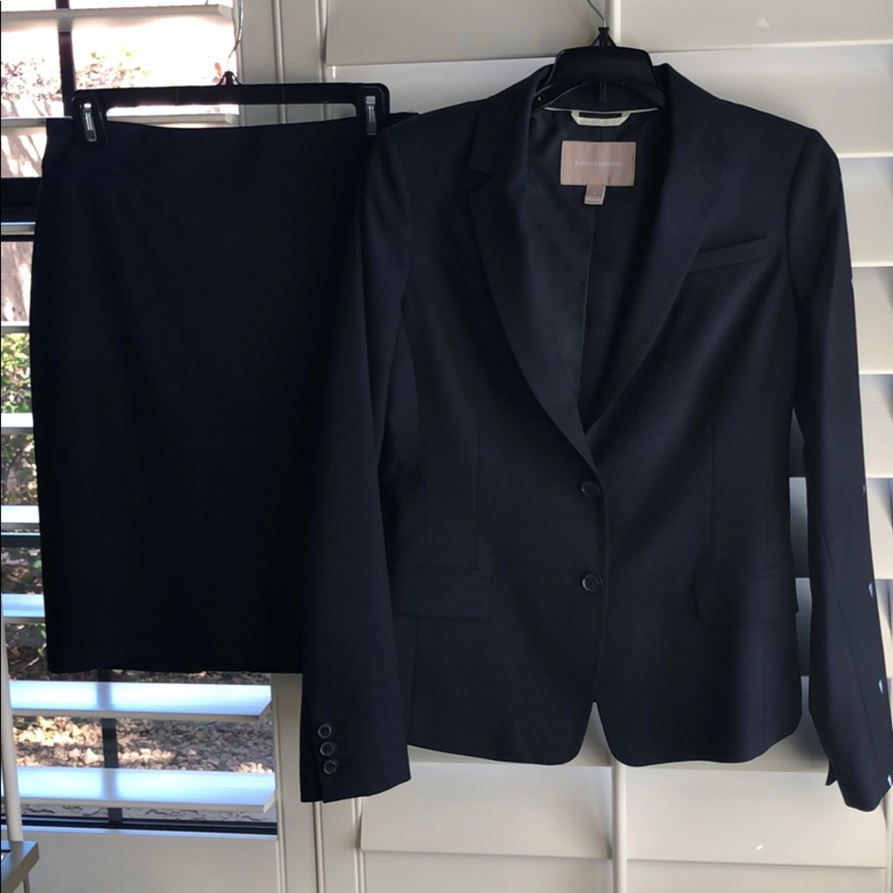 Banana Republic Navy skirt Suit set and matching pants Size 4